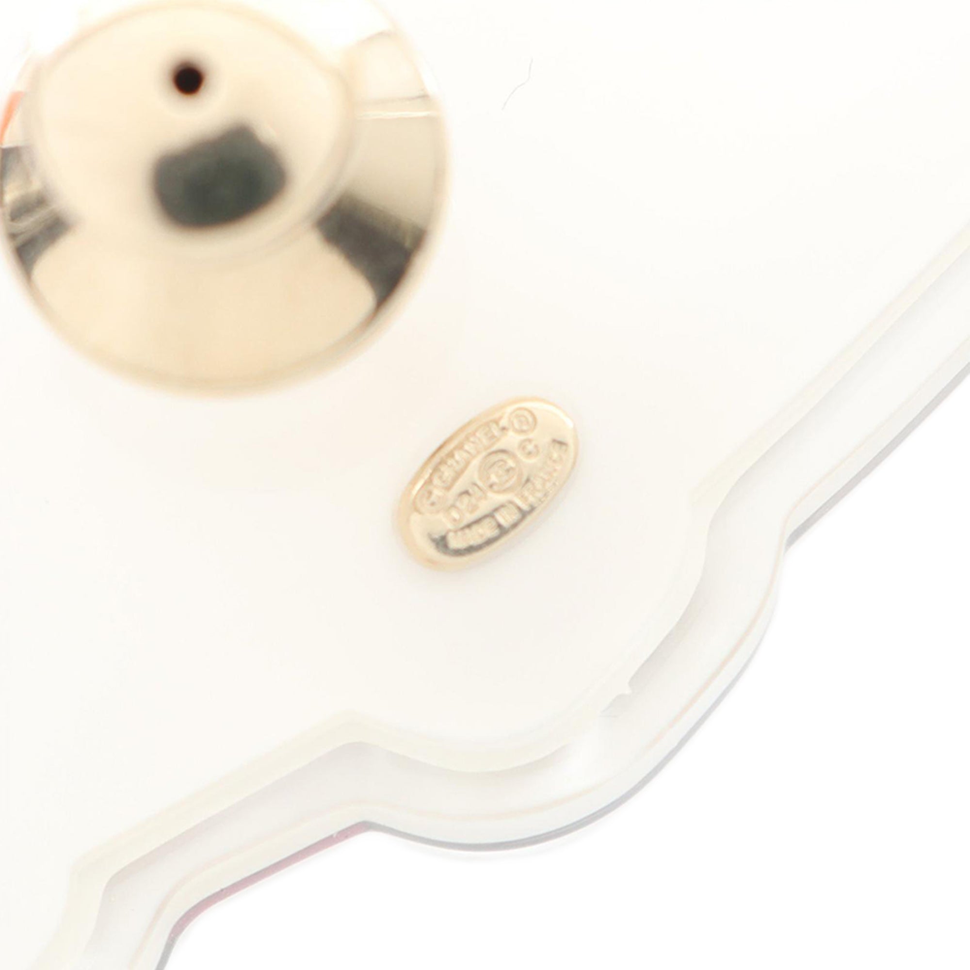 CC Acrylic Car Brooch - Image 3