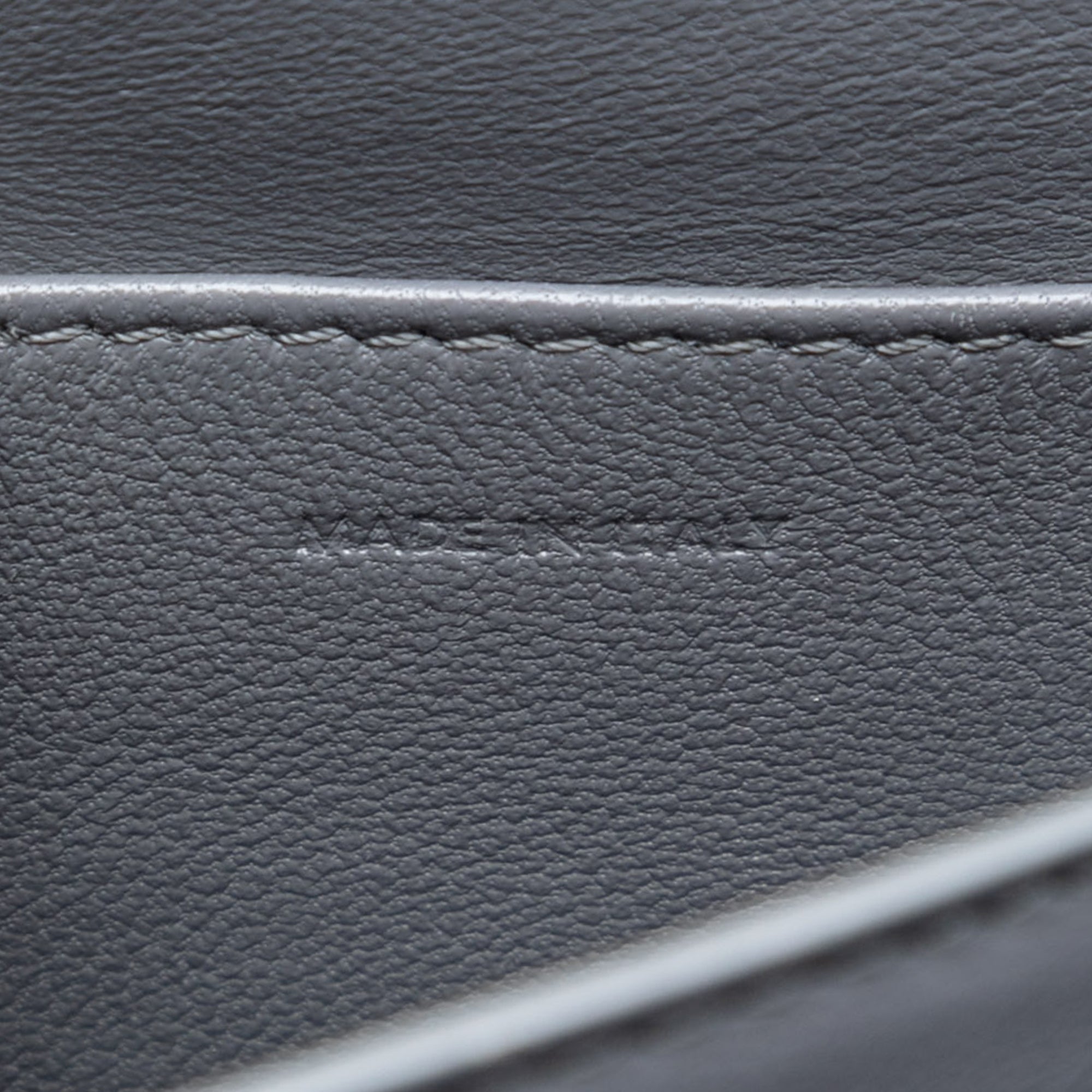 Teen Calfskin Classic Box - Image 5