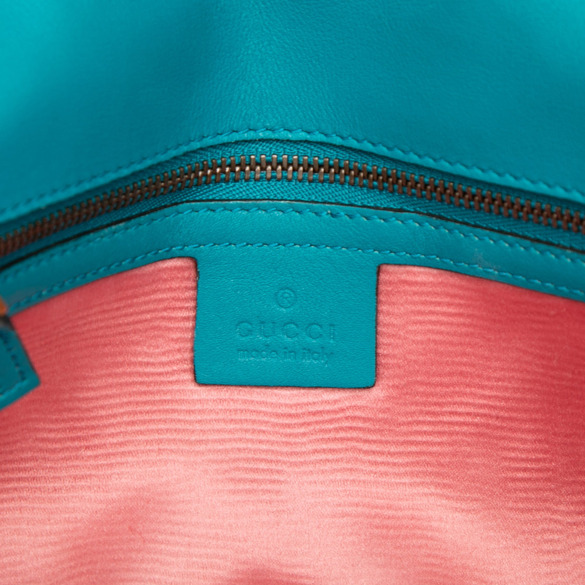 Medium GG Marmont Matelasse Velvet Shoulder Bag - Image 5