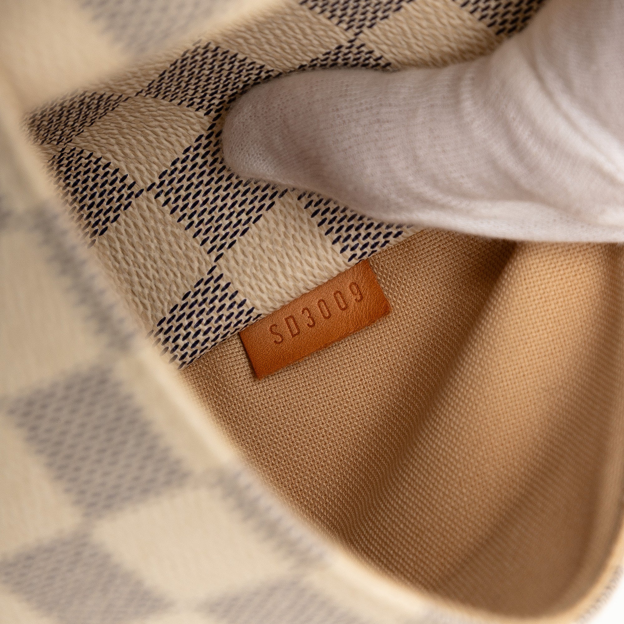 Damier Azur Totally PM - Image 5