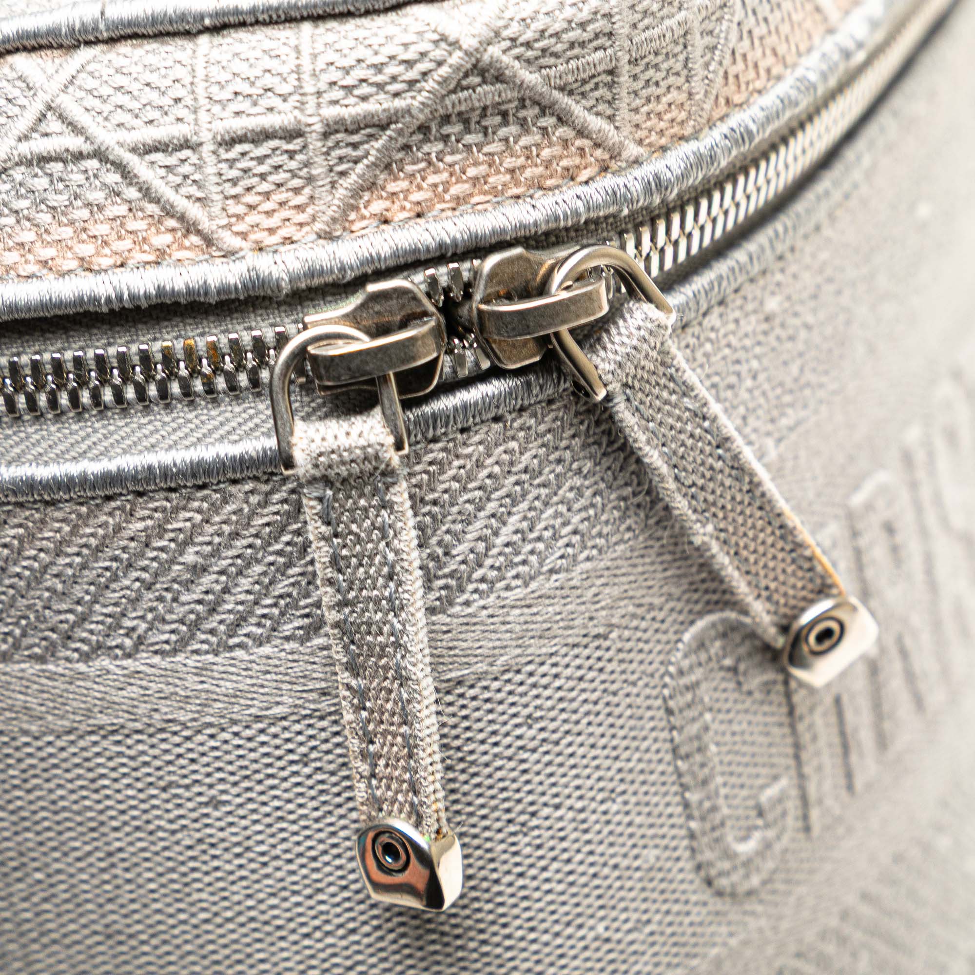 Canvas Cannage Diortravel Vanity Case - Image 8