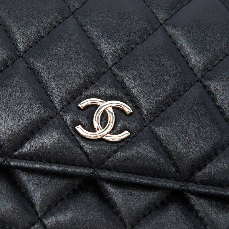 CC Quilted Lambskin Maxi Pearl Chain Strap - Image 5