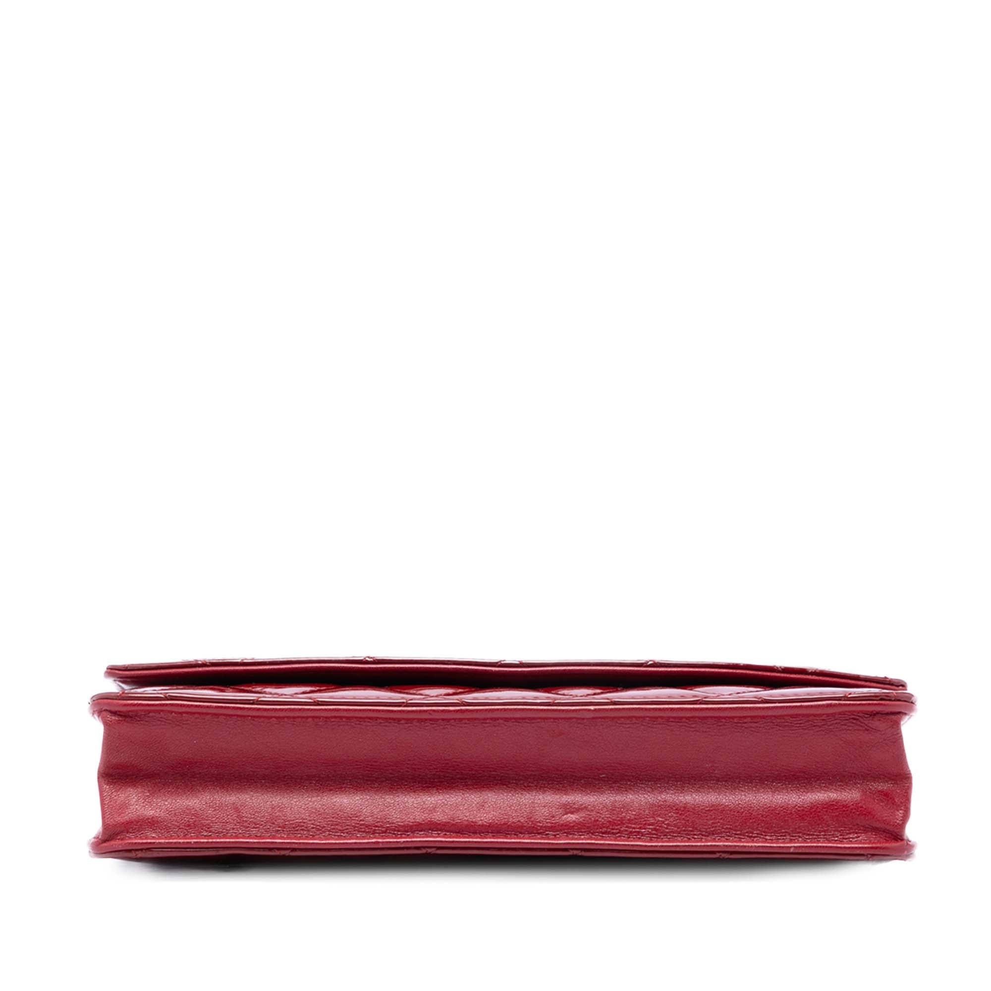 CC Quilted Patent Brilliant Wallet On Chain - Image 3
