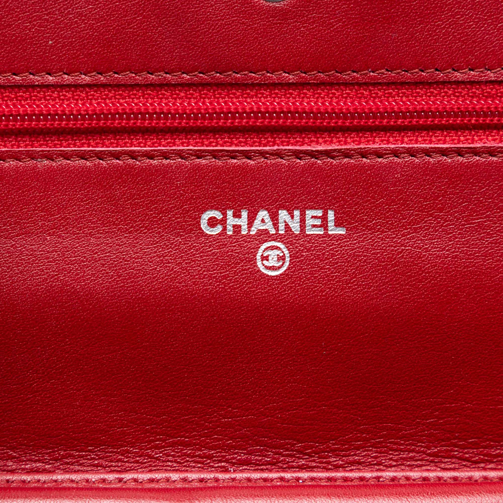 CC Quilted Patent Brilliant Wallet On Chain - Image 5