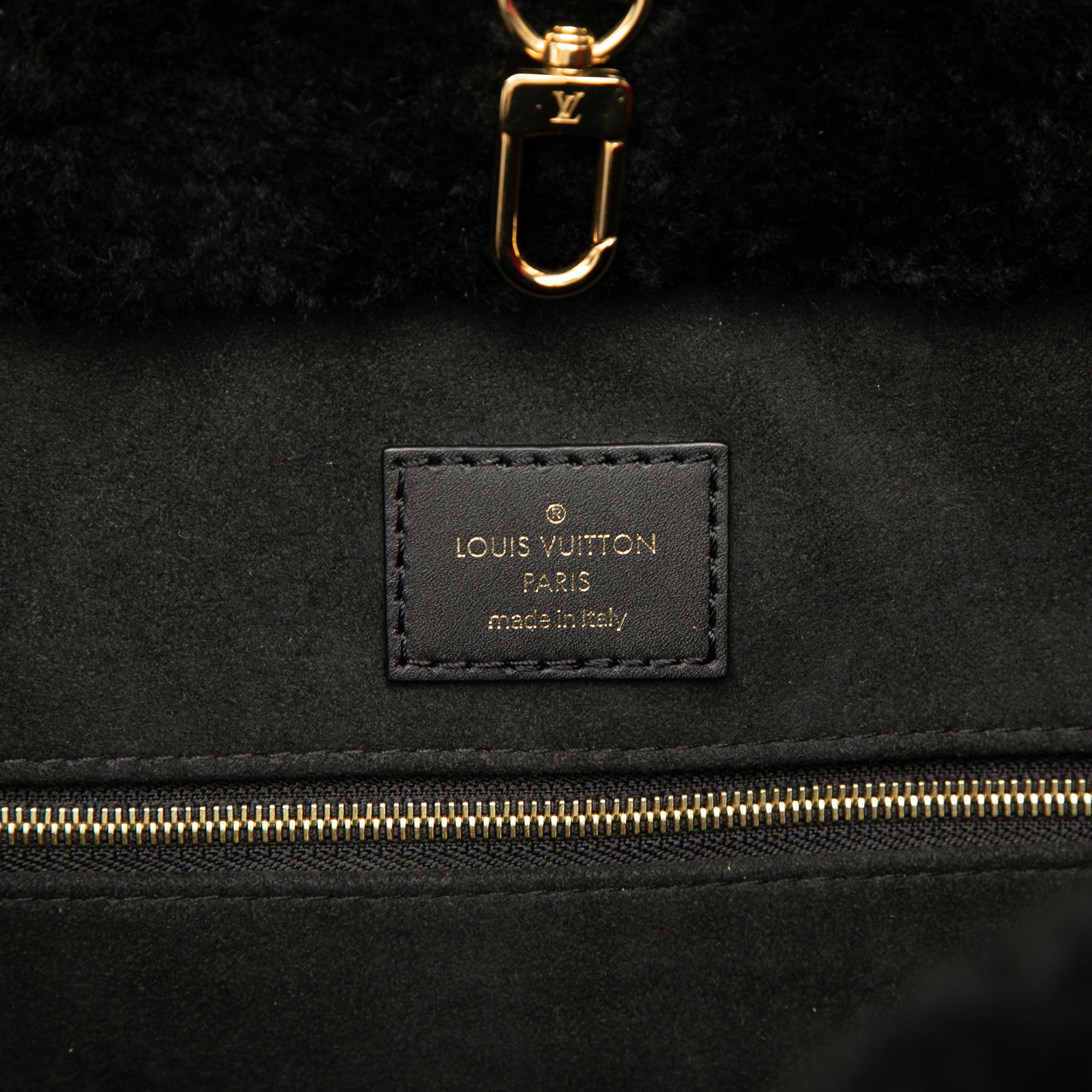 Monogram Giant Shearling Teddy Onthego GM - Image 5