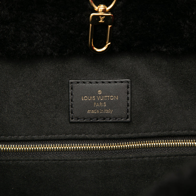 Monogram Giant Shearling Teddy Onthego GM - Image 5