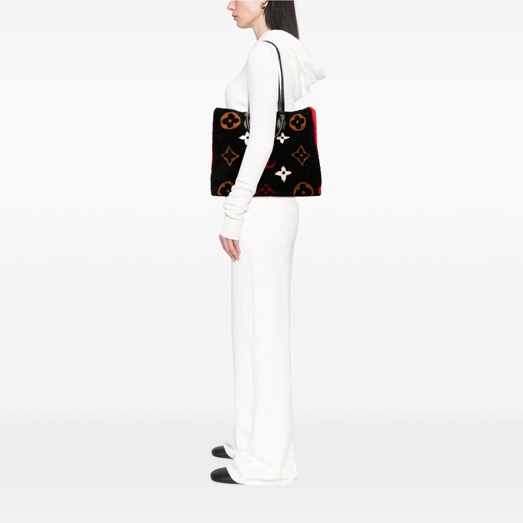 Monogram Giant Shearling Teddy Onthego GM - Image 7
