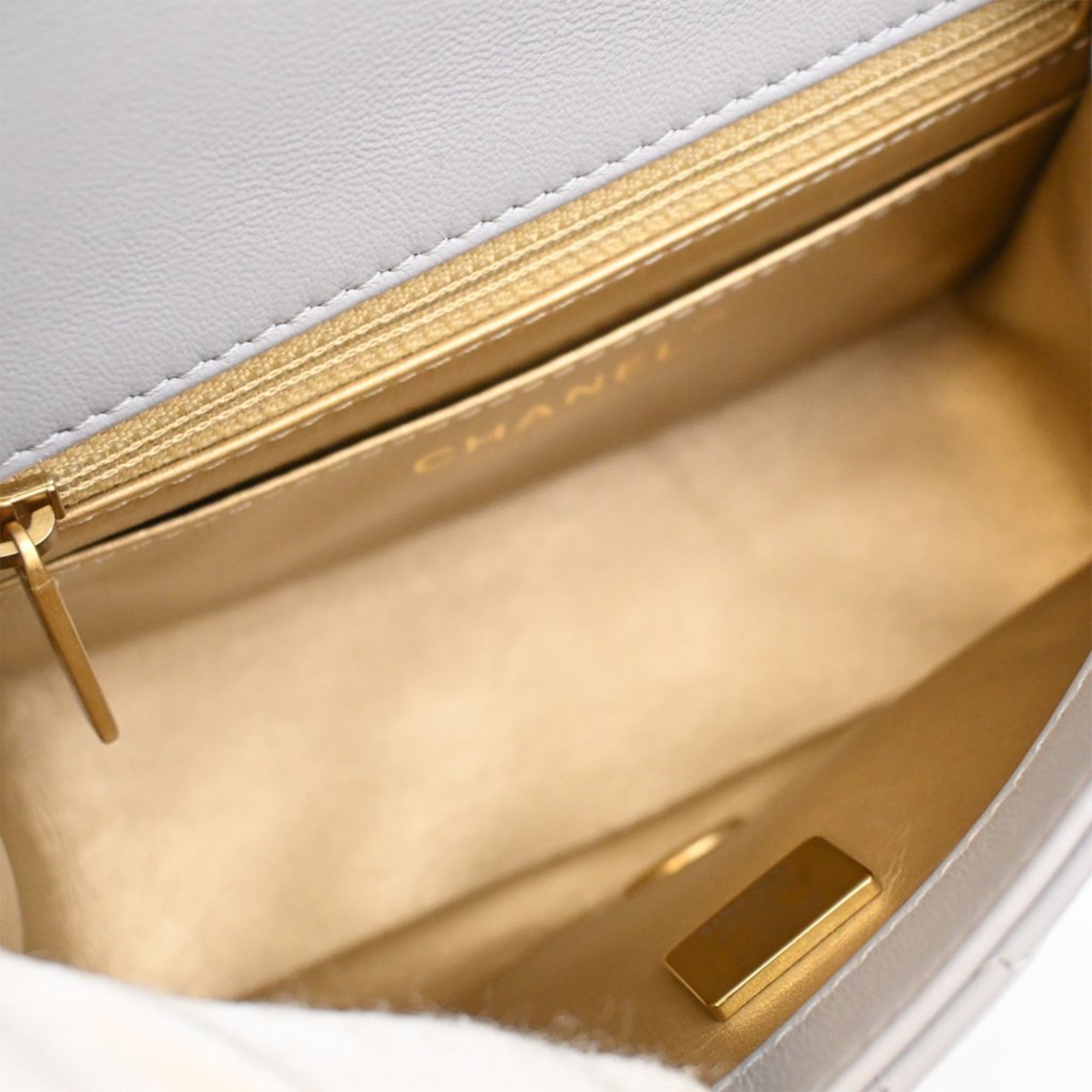Mini Square Classic Lambskin Pearl Crush Single Flap - Image 5