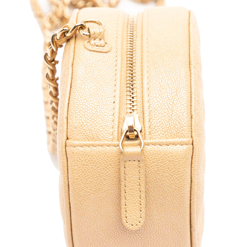 Quilted Caviar Round Clutch With Chain - Image 8