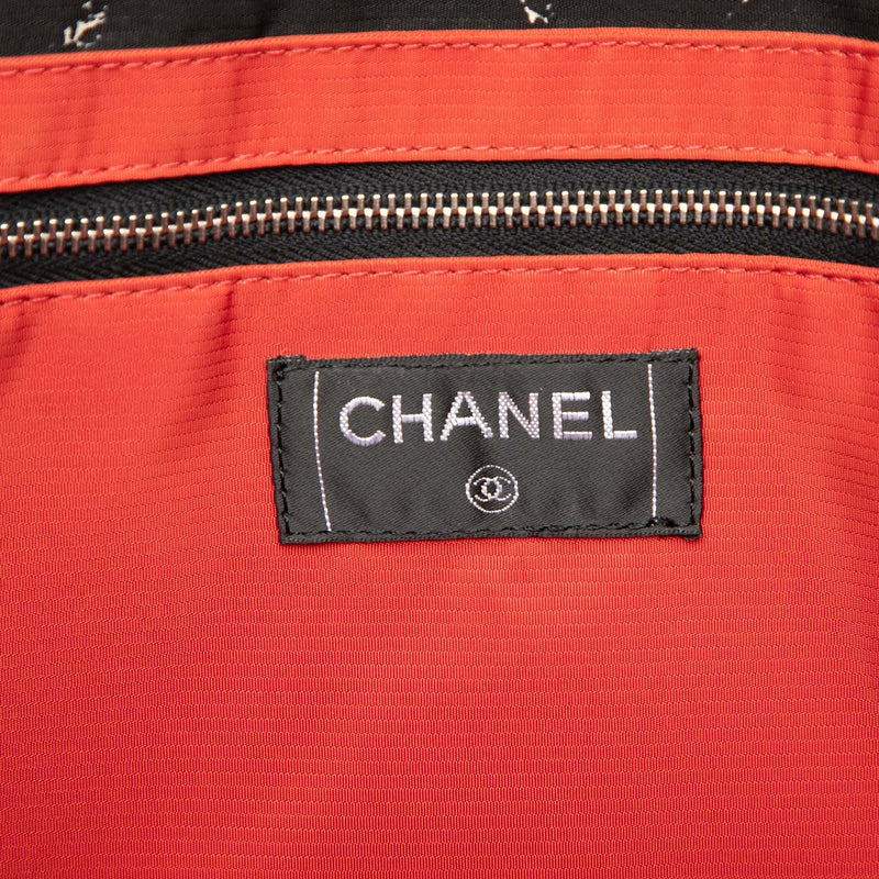 Old Travel Line Nylon Tote - Image 5