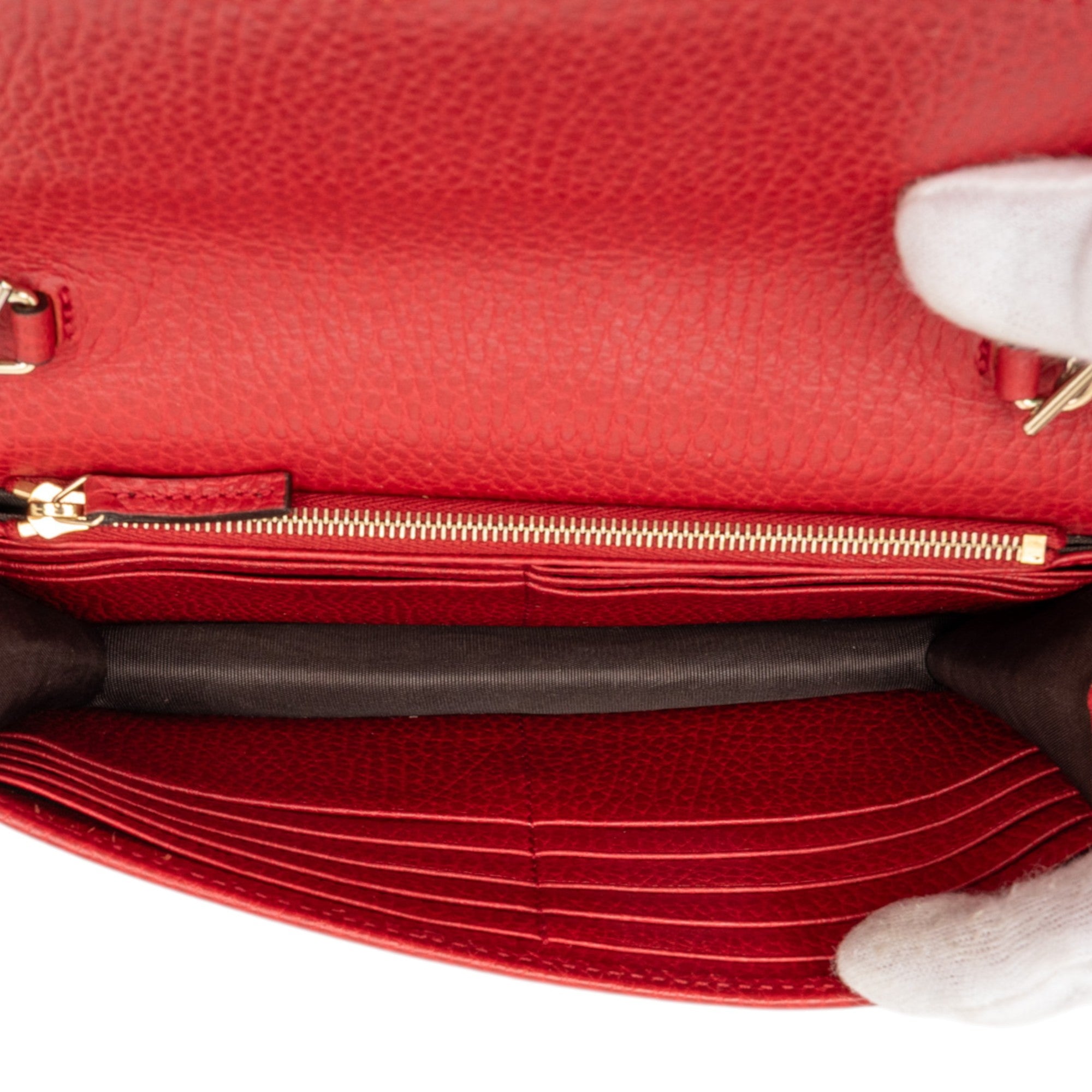 Dollar Calfskin Interlocking G Wallet on Chain - Image 4