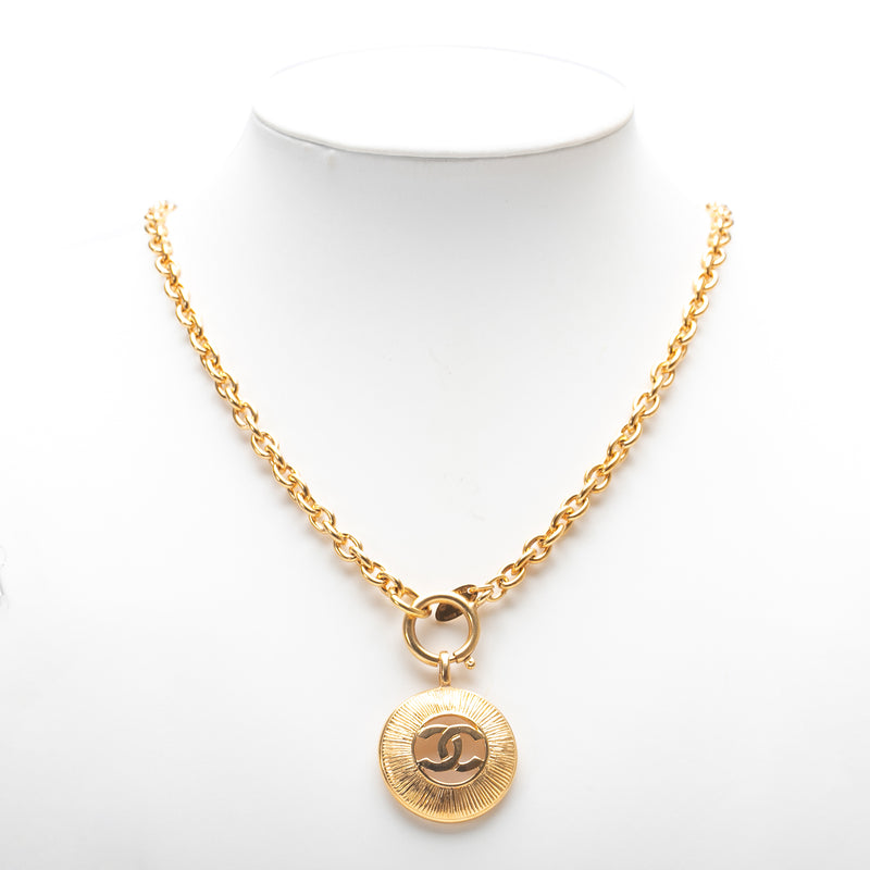 Gold Plated CC Round Pendant Necklace - Image 4