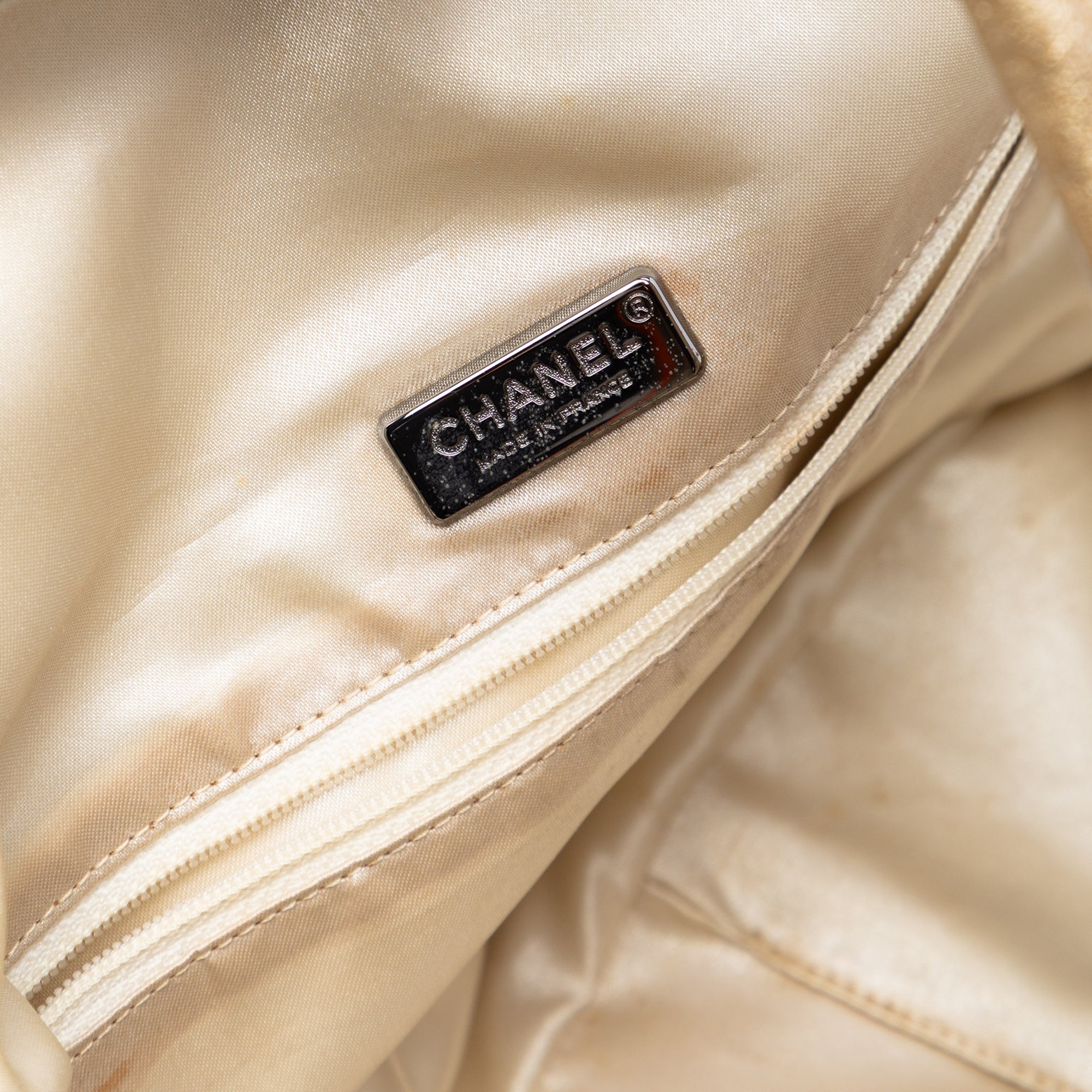 CC Metallic Lambskin Hobo - Image 5