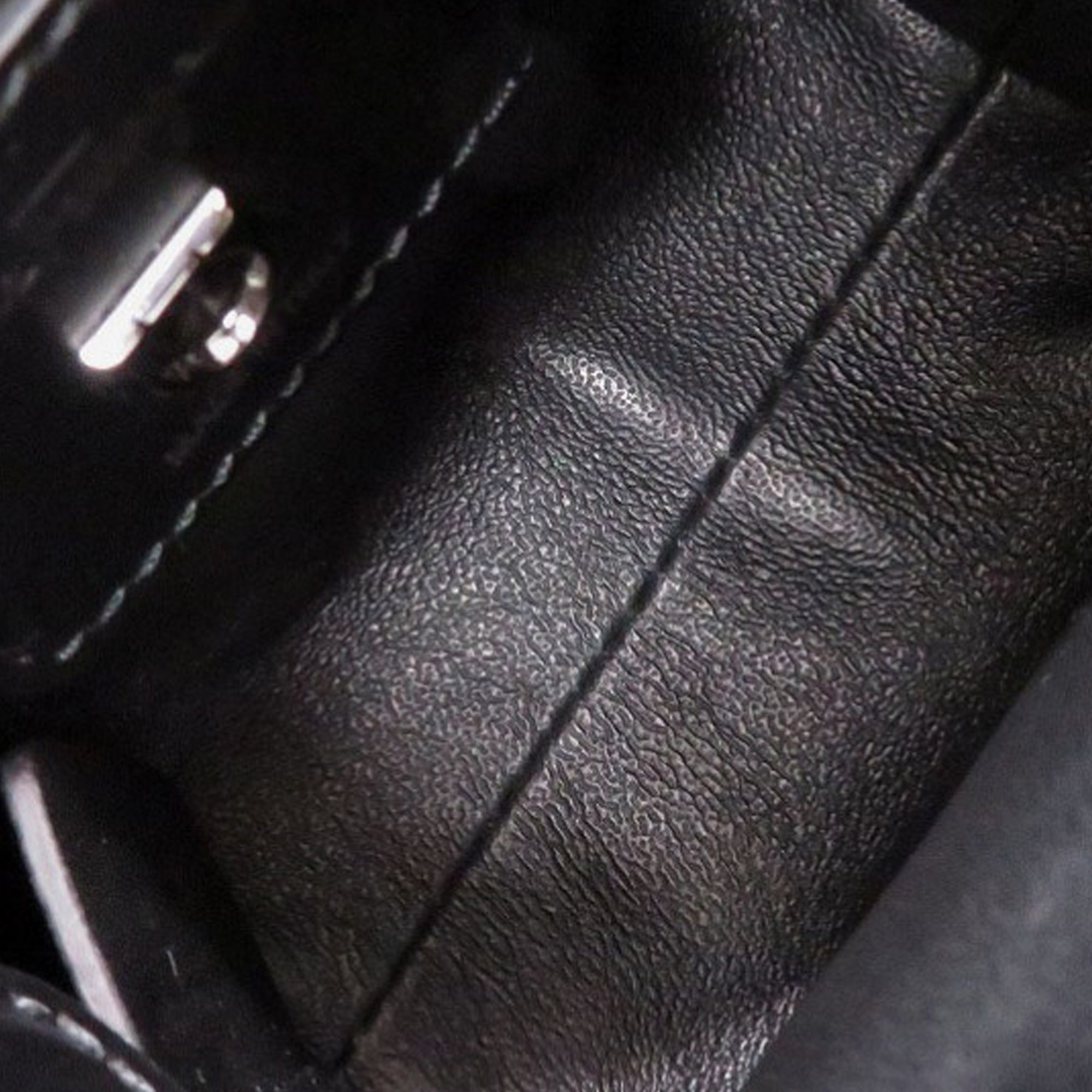 Leather Gancini Trifoglio Handbag - Image 4