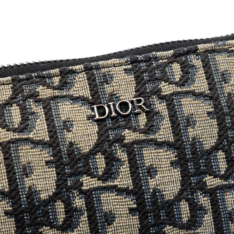 Oblique Canvas A4 Zipped Pouch - Image 5