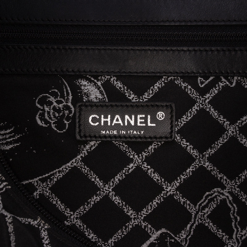 Large Calfskin Essential 31 Rue Cambon Shopping Tote - Image 5