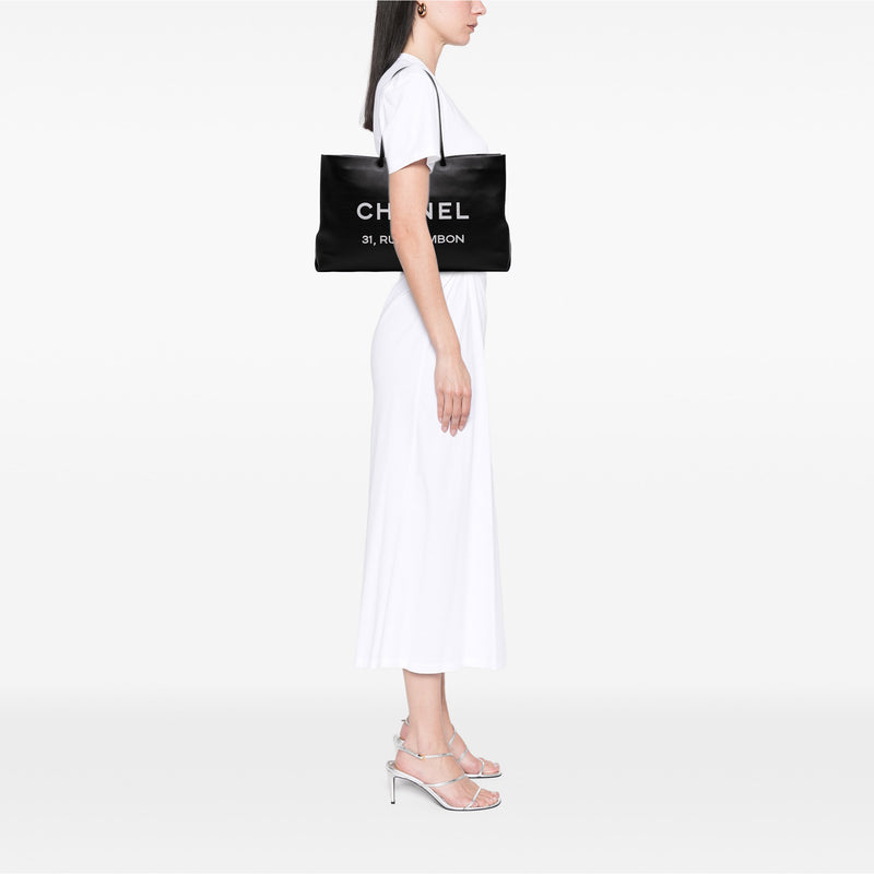 Large Calfskin Essential 31 Rue Cambon Shopping Tote - Image 6