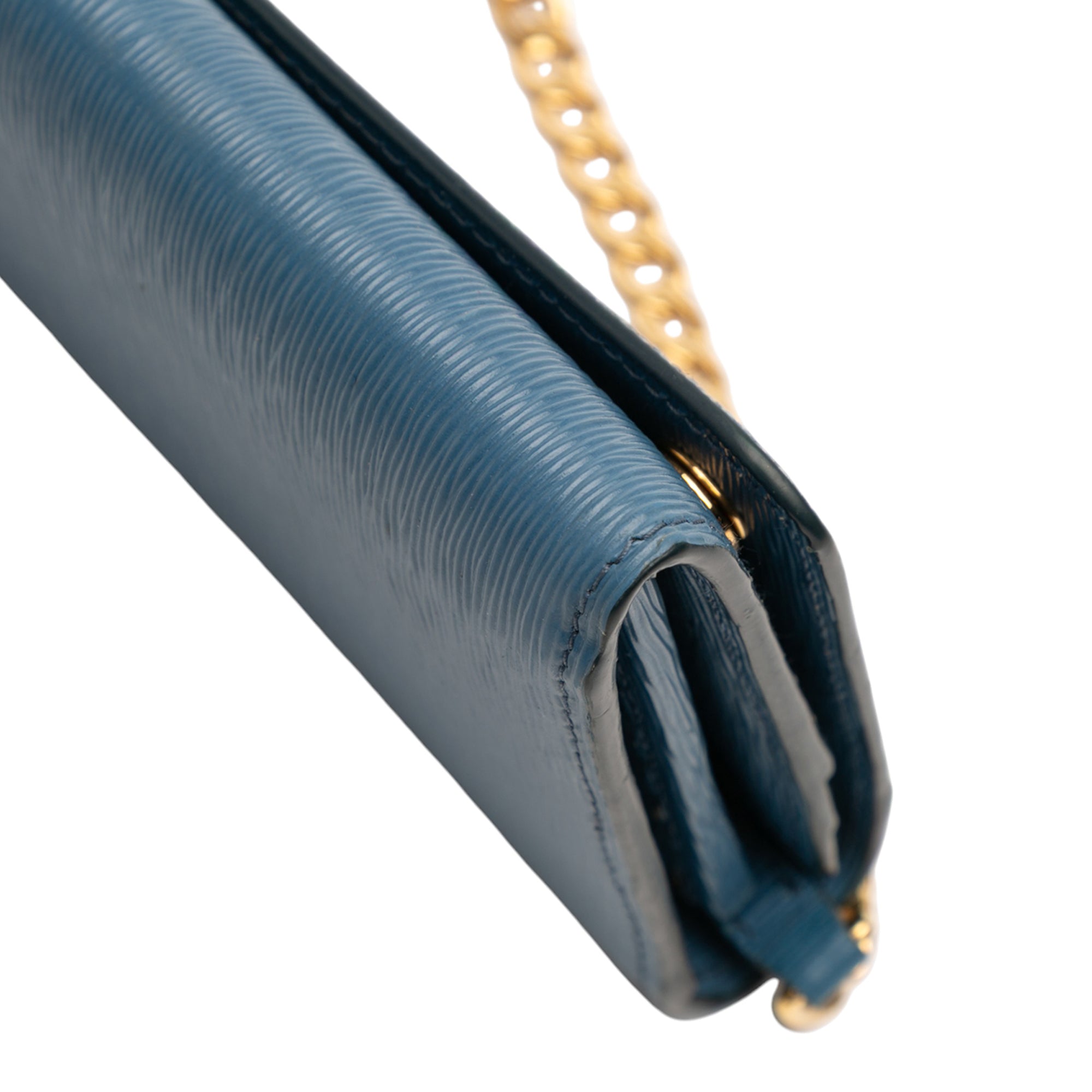 Saffiano Wallet On Chain - Image 9