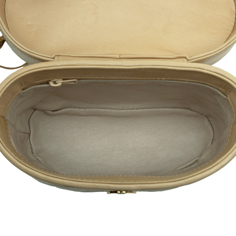 CC Quilted Lambskin Tassel Chain Vanity Bag - Image 4