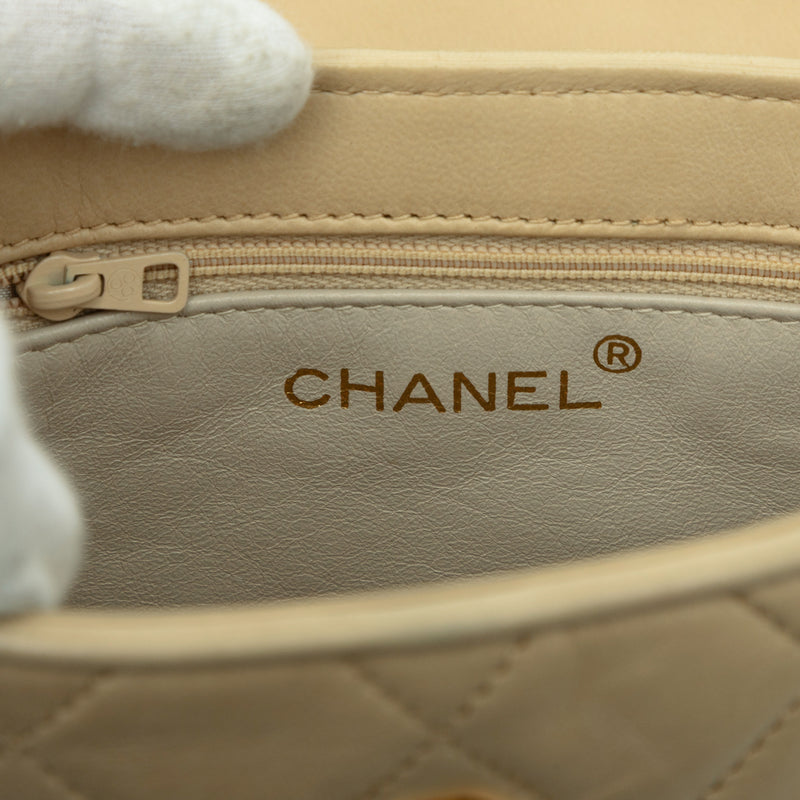 CC Quilted Lambskin Tassel Chain Vanity Bag - Image 5