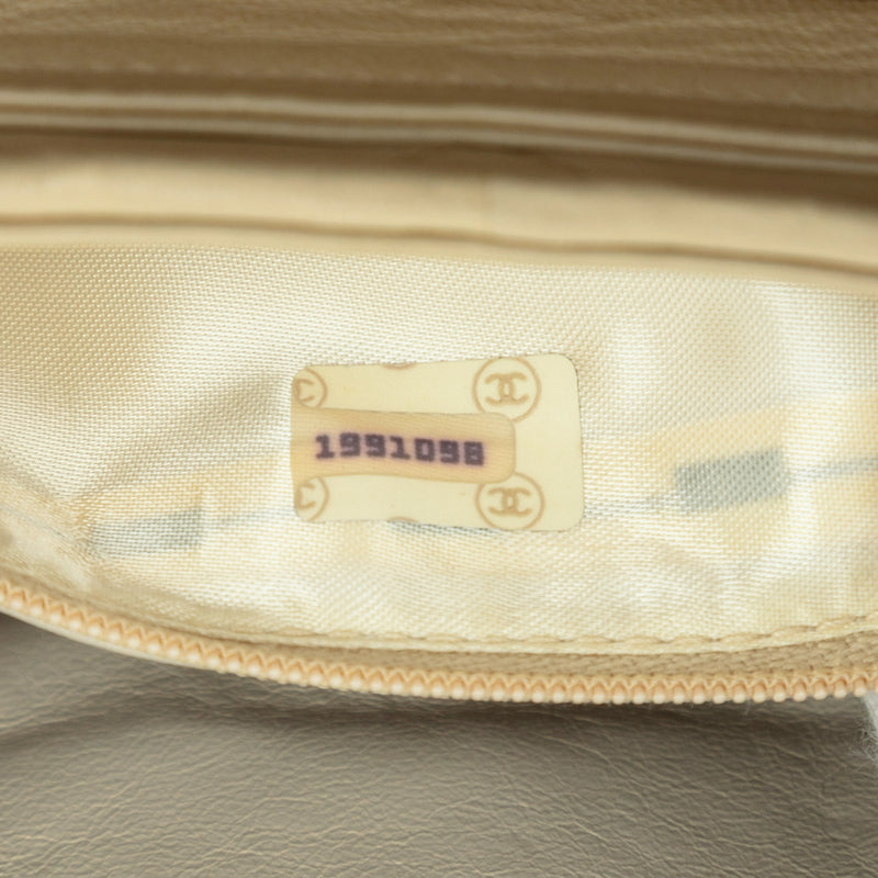 CC Quilted Lambskin Tassel Chain Vanity Bag - Image 6