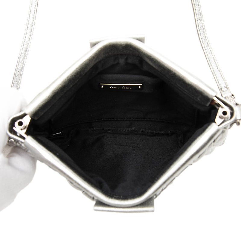 Matelasse Metallic Nappa Frame Clutch with Strap - Image 4