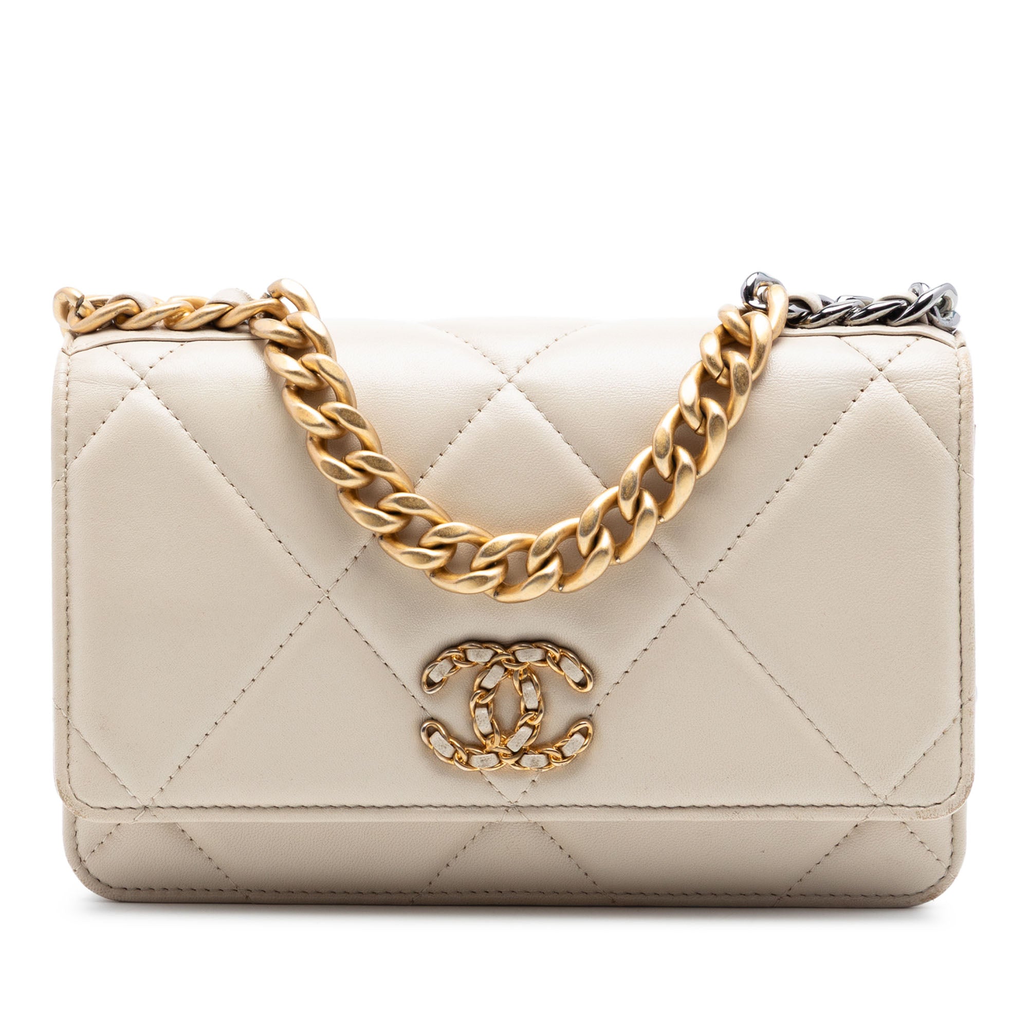 Quilted Lambskin 19 Wallet on Chain - Image 1
