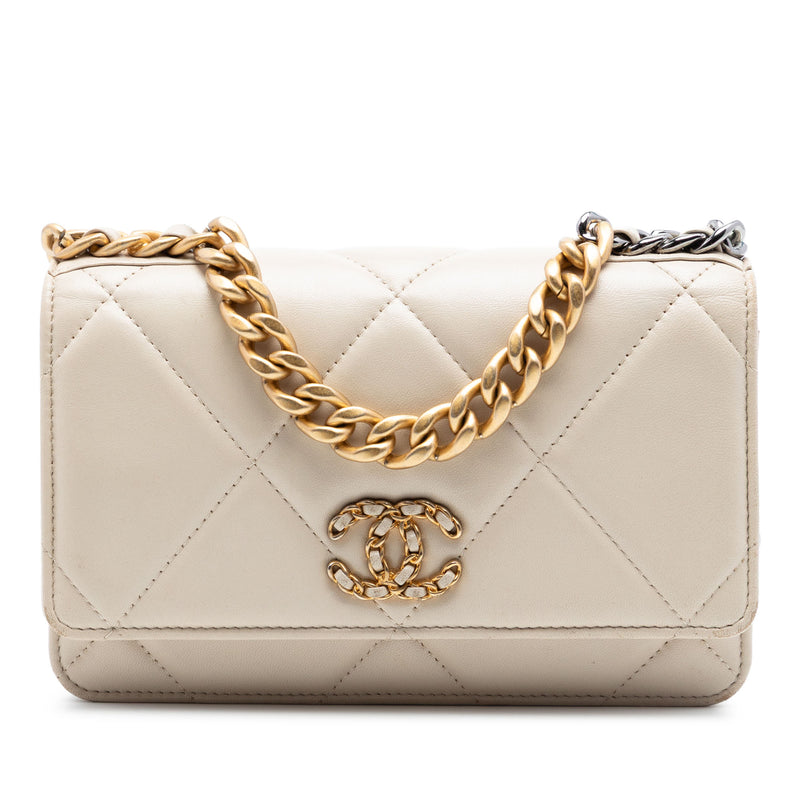 Quilted Lambskin 19 Wallet on Chain