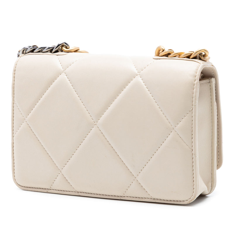Quilted Lambskin 19 Wallet on Chain - Image 2