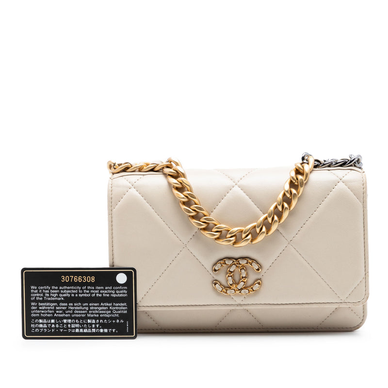 Quilted Lambskin 19 Wallet on Chain - Image 7