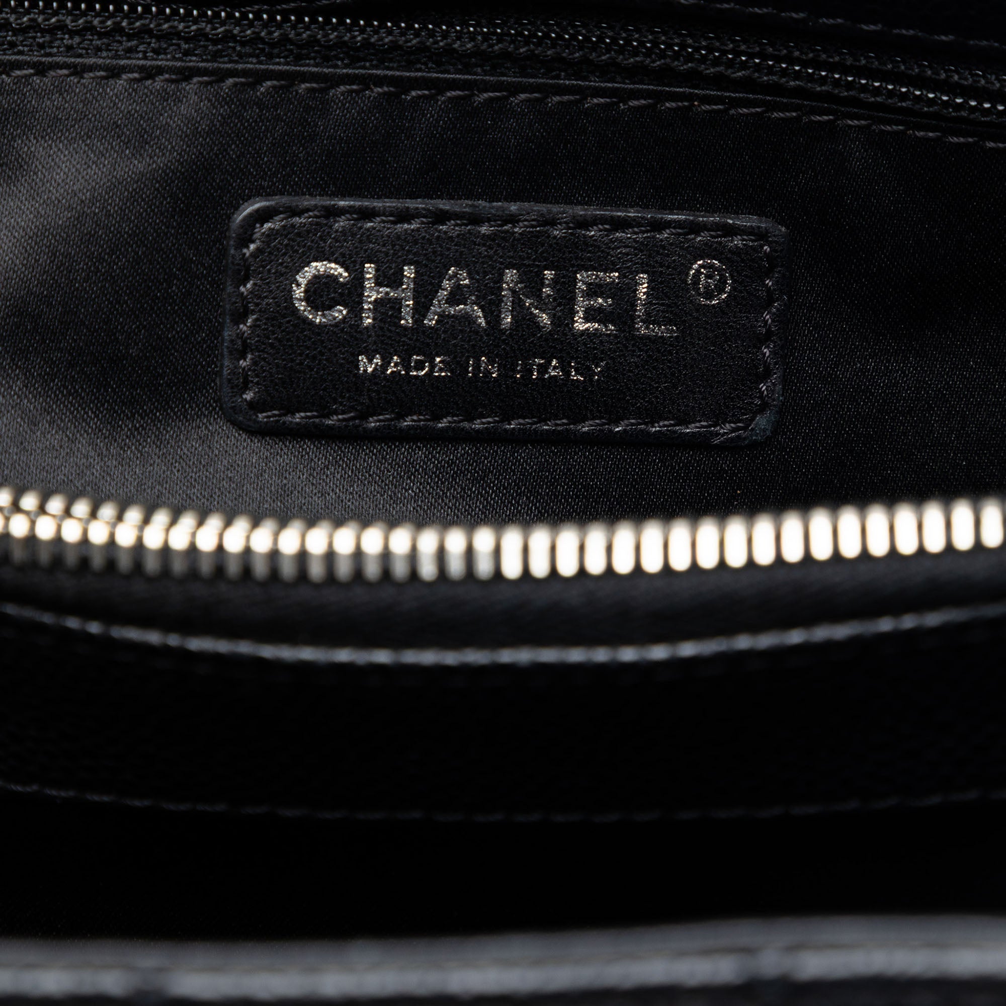 Caviar Grand Shopping Tote - Image 5