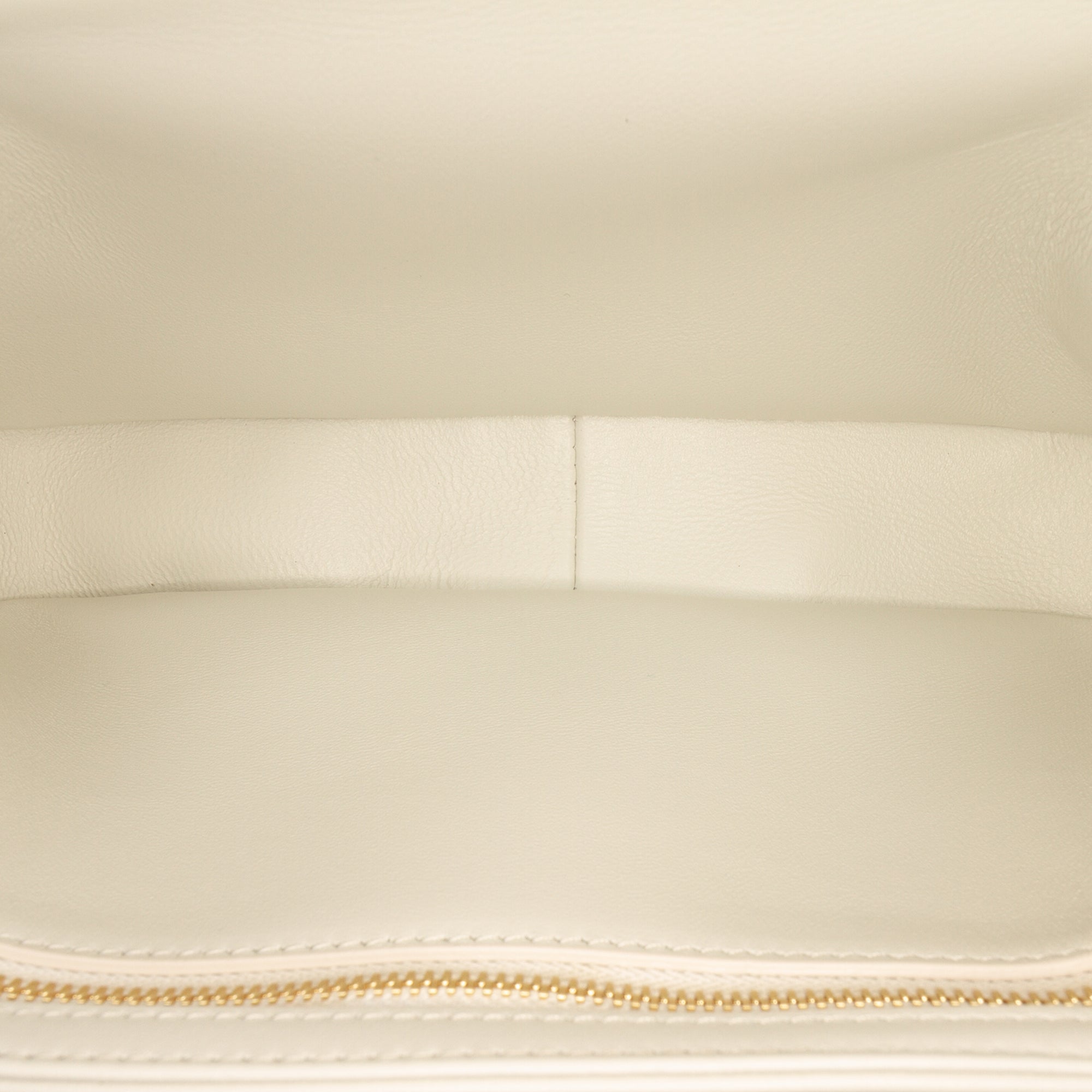 Classique Shiny Calfskin Triomphe Crossbody - Image 4