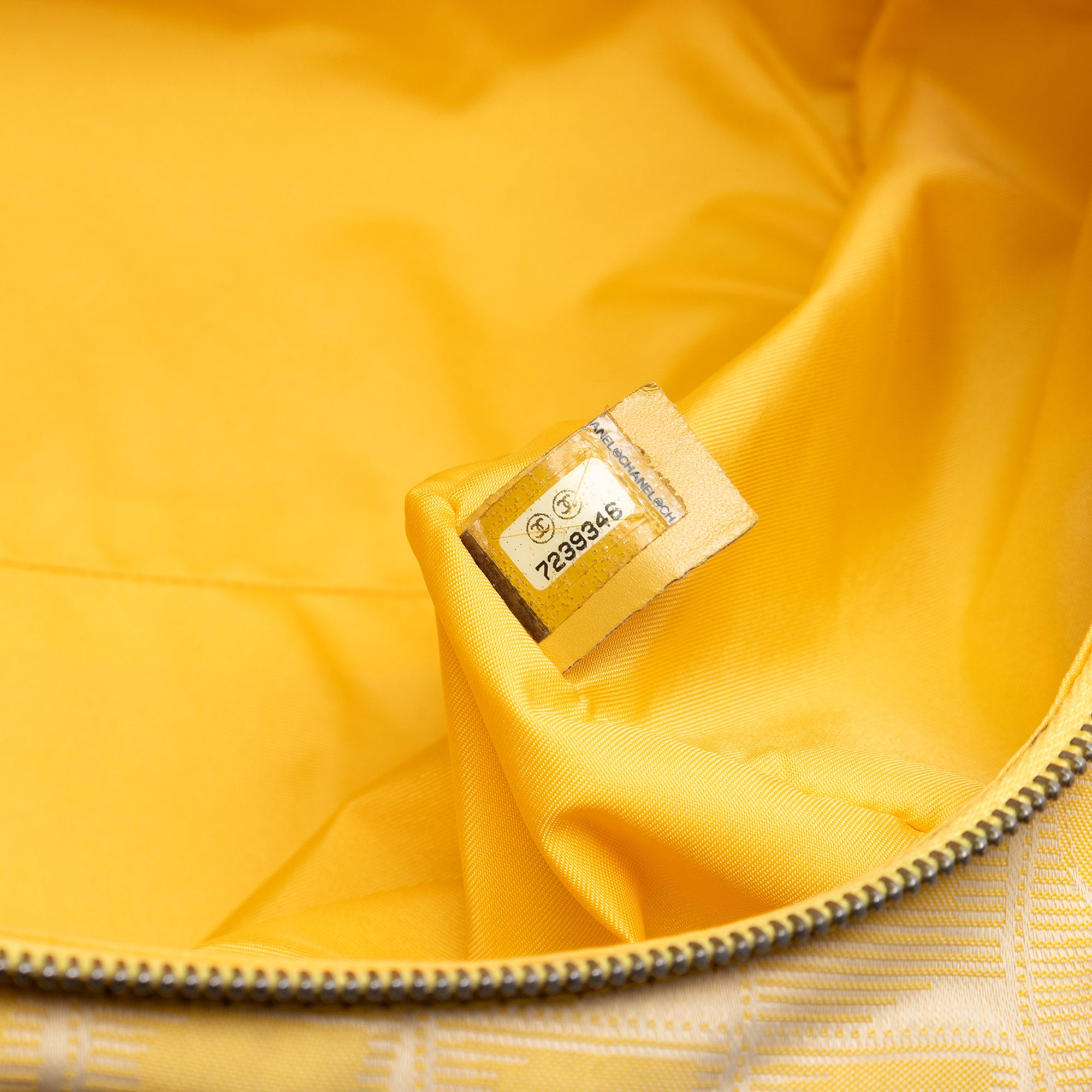 New Travel Line Nylon Vanity Bag - Image 6
