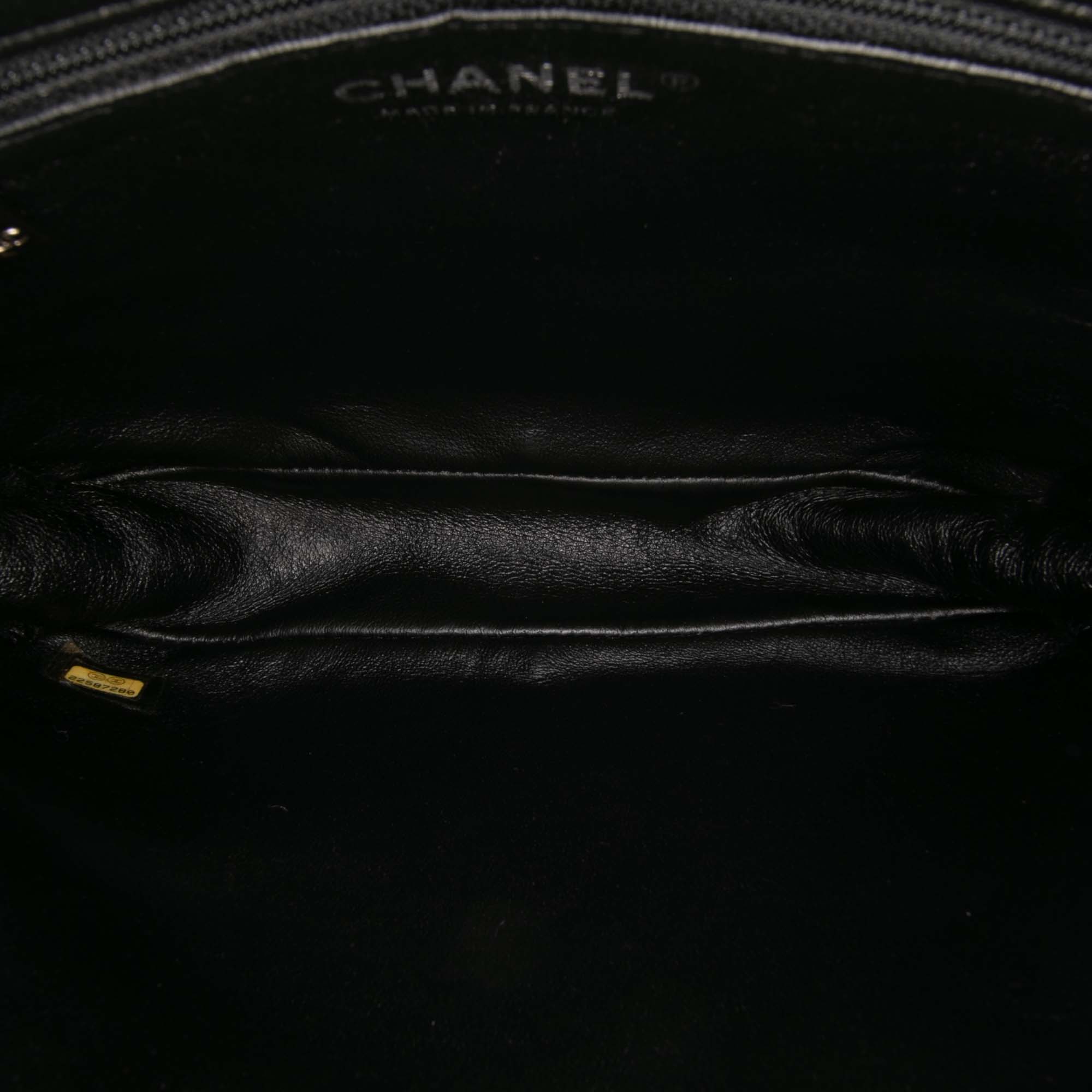 Tweed and Resin Zipped Chain Shopping Bag - Image 4