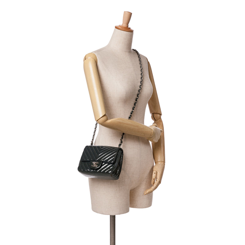 Mini Square Classic Chevron Patent Single Flap - Image 9
