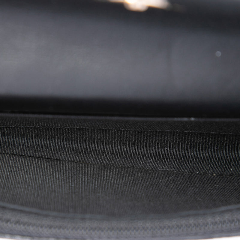 Quilted Lambskin Maxi Pearls Clutch With Chain - Image 4