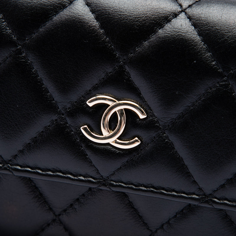 Quilted Lambskin Maxi Pearls Clutch With Chain - Image 5