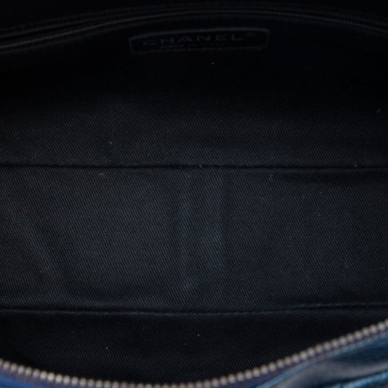 Jumbo Quilted Iridescent Caviar Easy Flap - Image 4