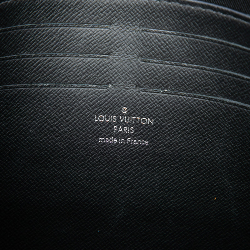 Damier Graphite Pixel Pochette Voyage MM - Image 5