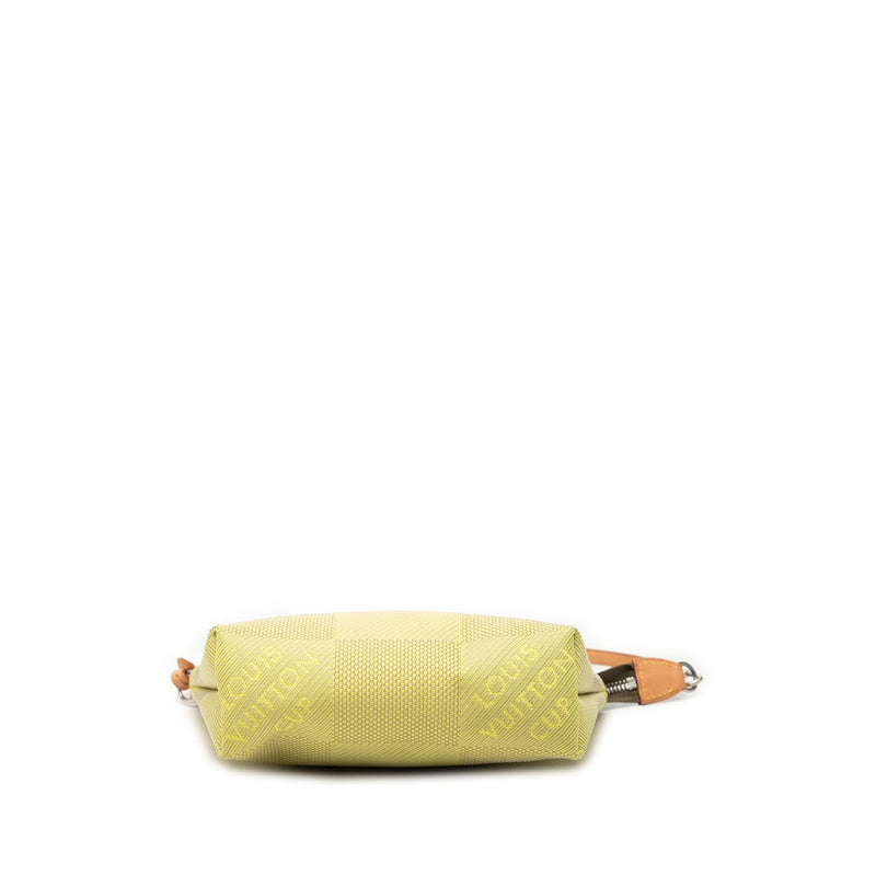 Damier Geant LV Cup Volunteer Pochette - Image 3