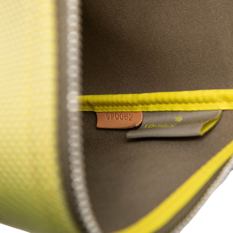 Damier Geant LV Cup Volunteer Pochette - Image 6
