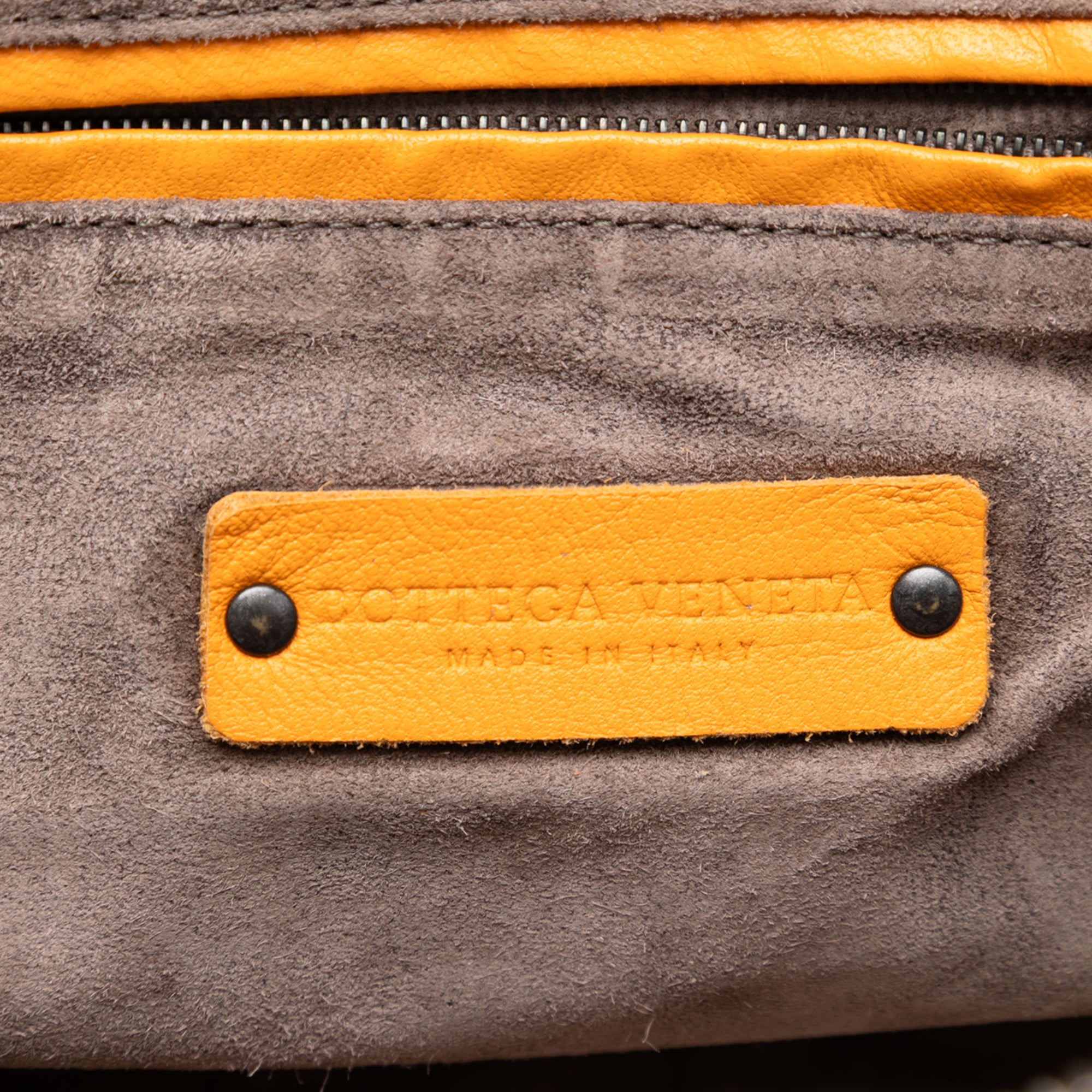 Nappa Intrecciato Nodini Crossbody - Image 5