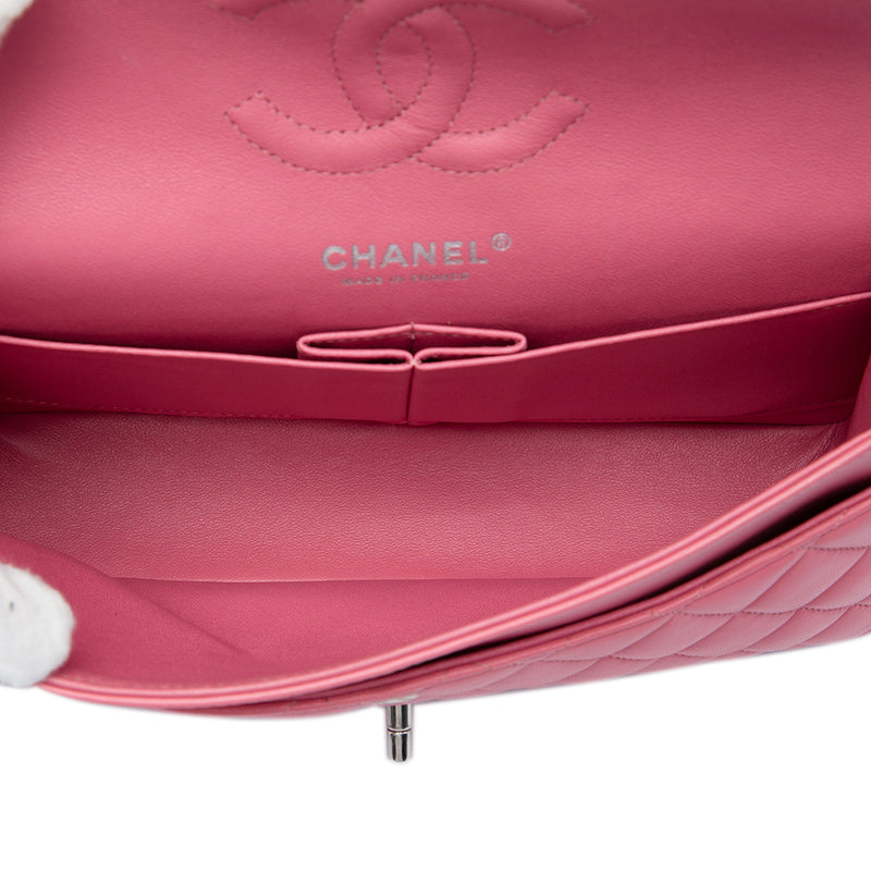 Medium Classic Lambskin Double Flap - Image 4