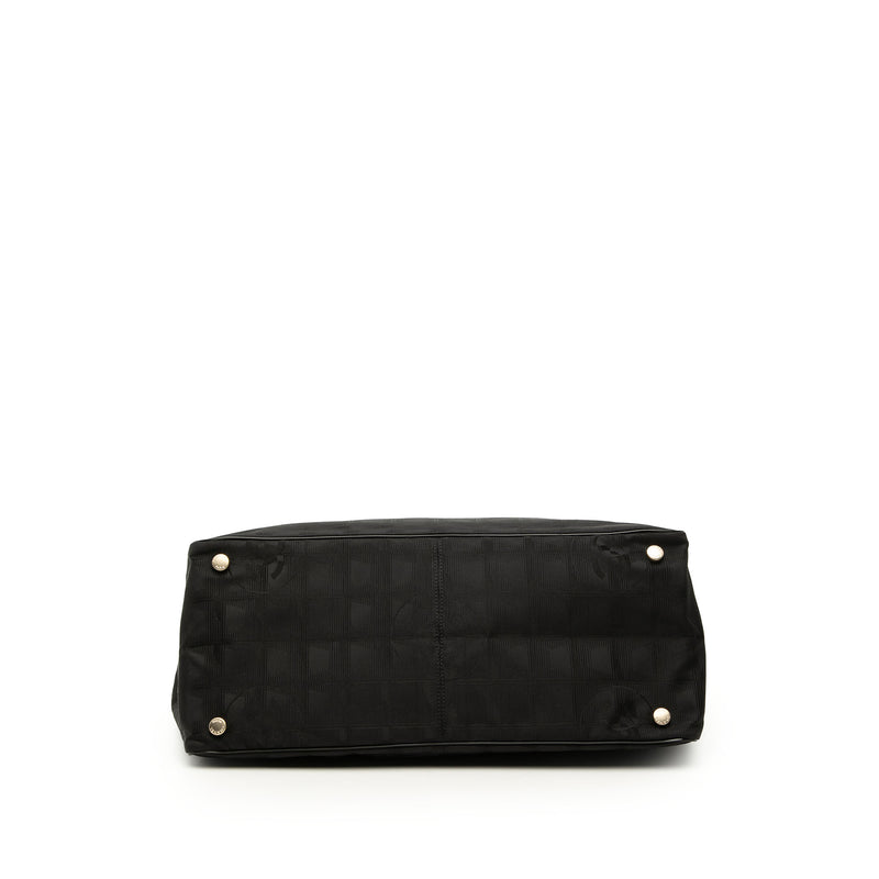 New Travel Line Nylon Tote - Image 3