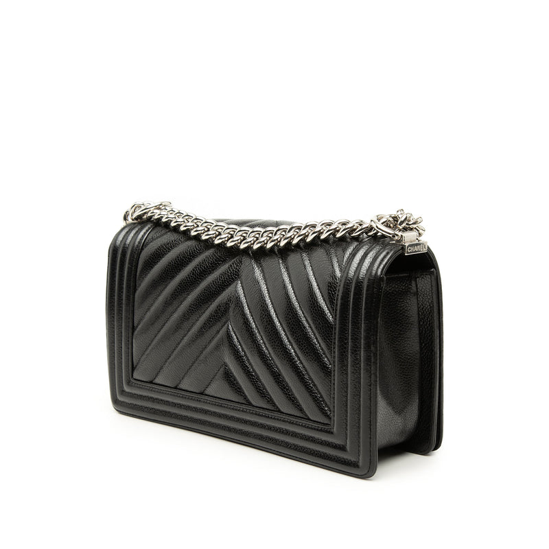 Old Medium Chevron Caviar Boy Flap - Image 2
