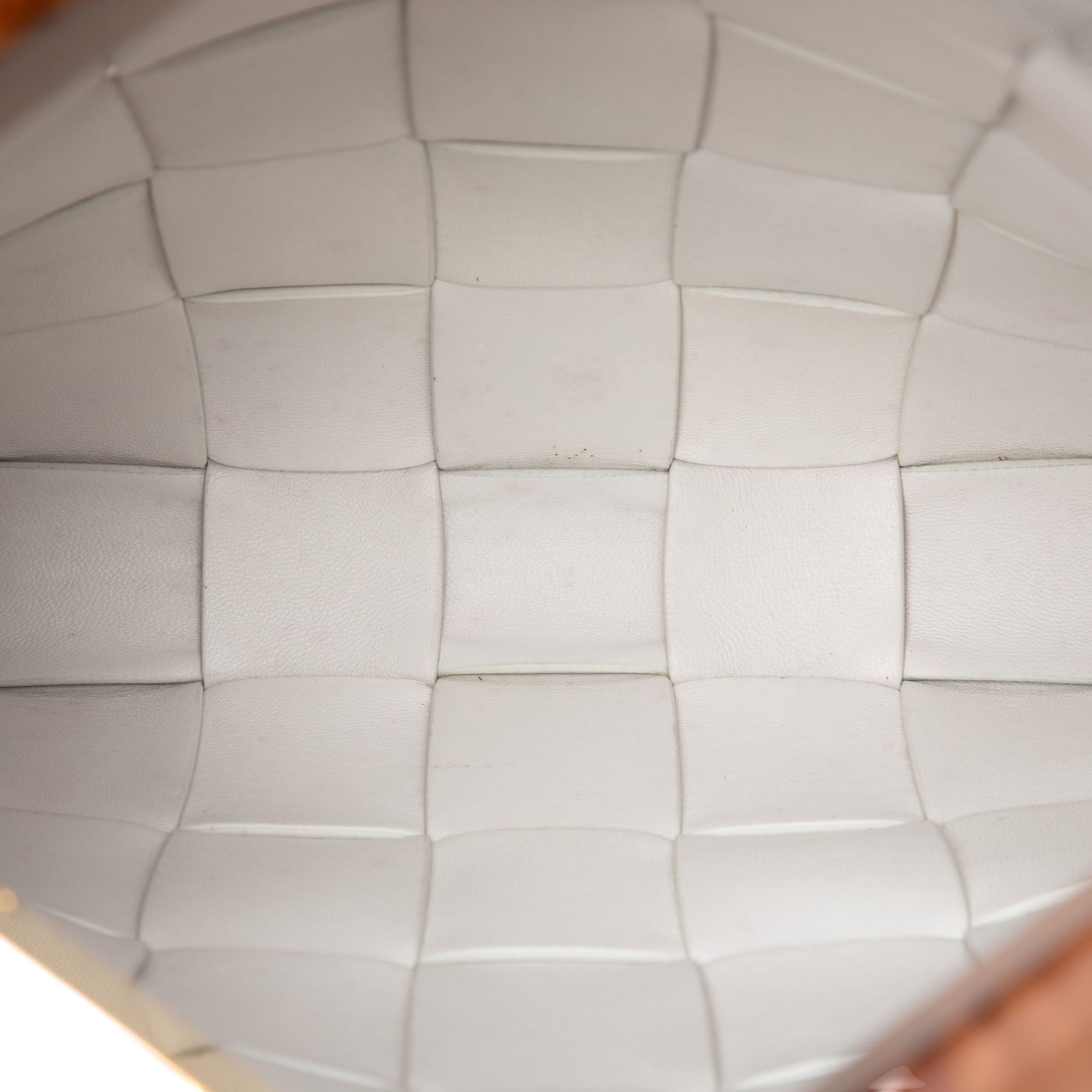Lambskin Maxi Intrecciato The Snap Clutch - Image 4