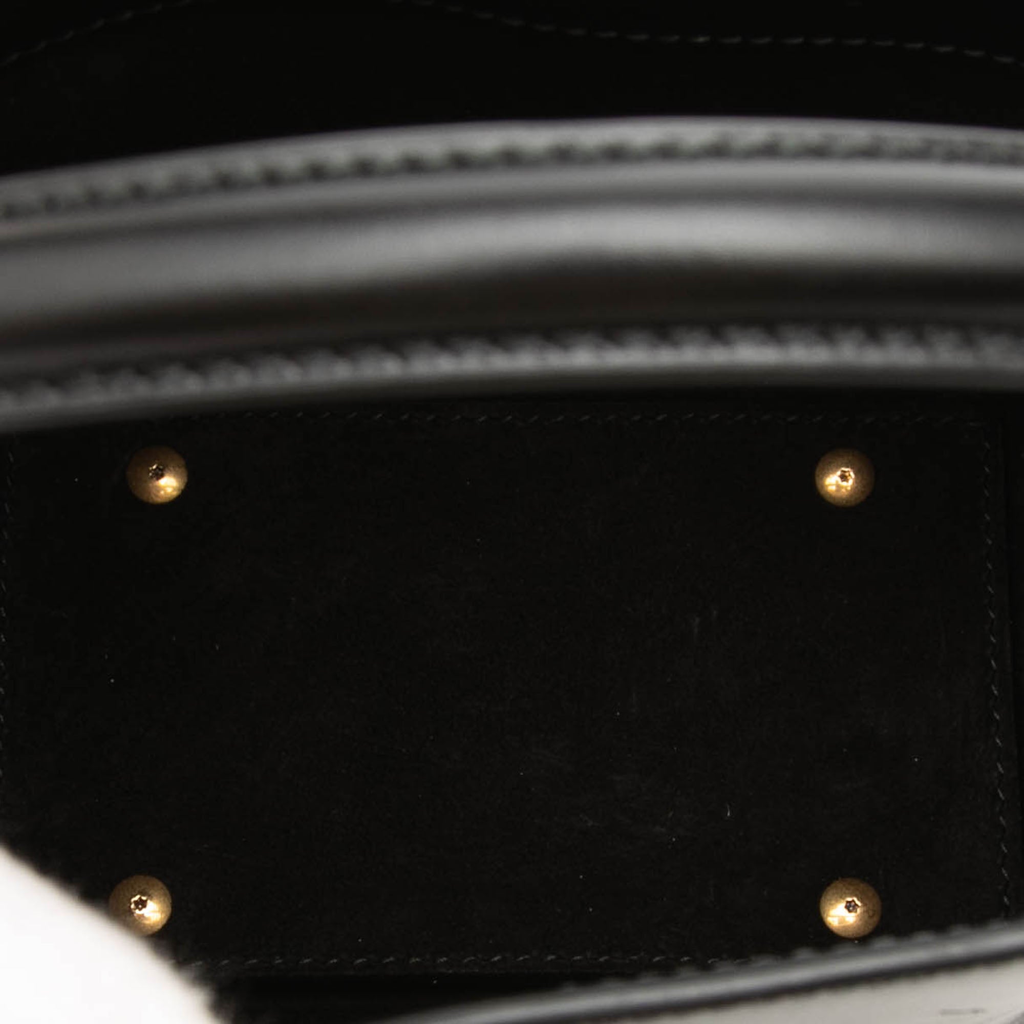 Mini Shiny Calfskin Le 37 Bucket Bag - Image 4