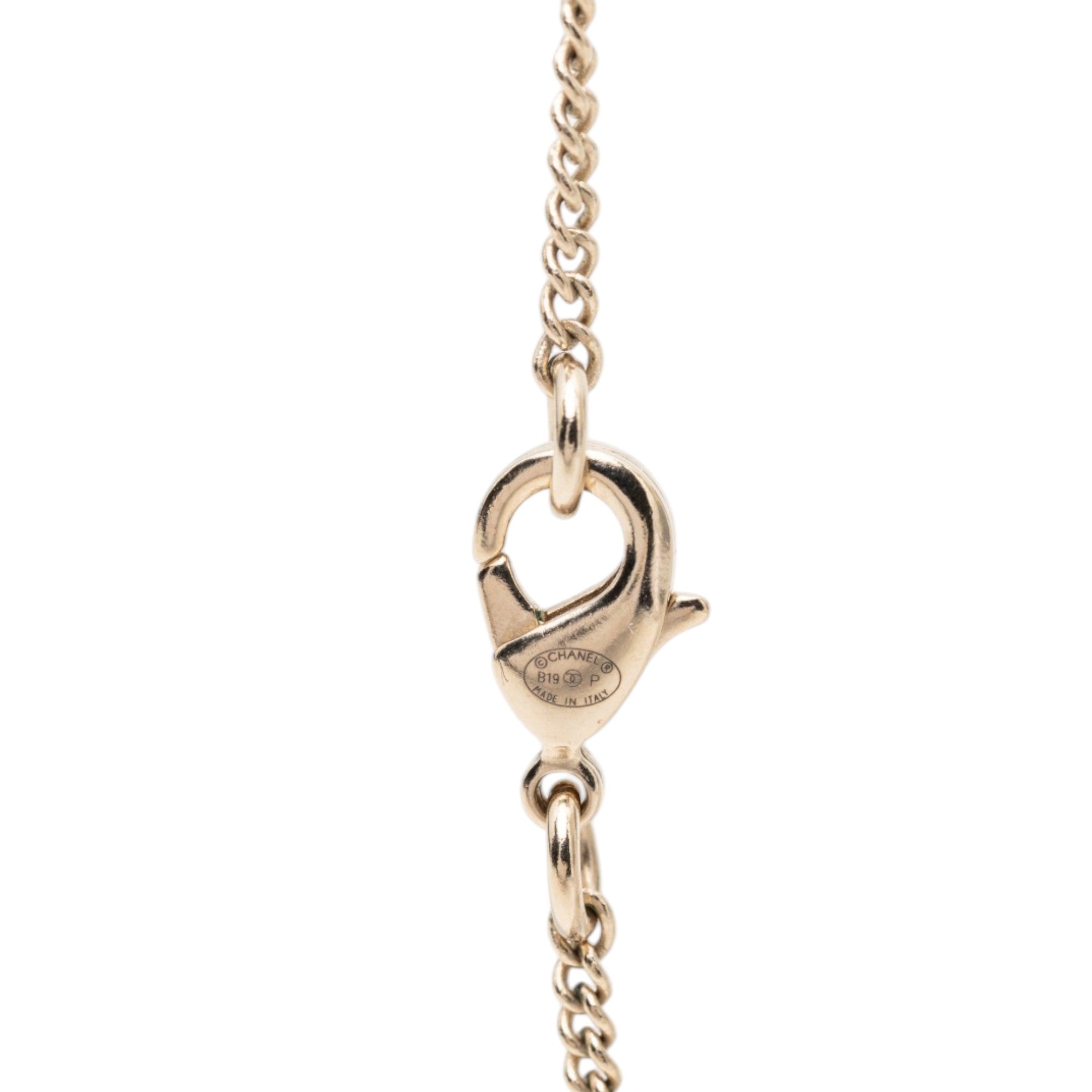 CC Gold Plated Strass Round Pendant Necklace - Image 4
