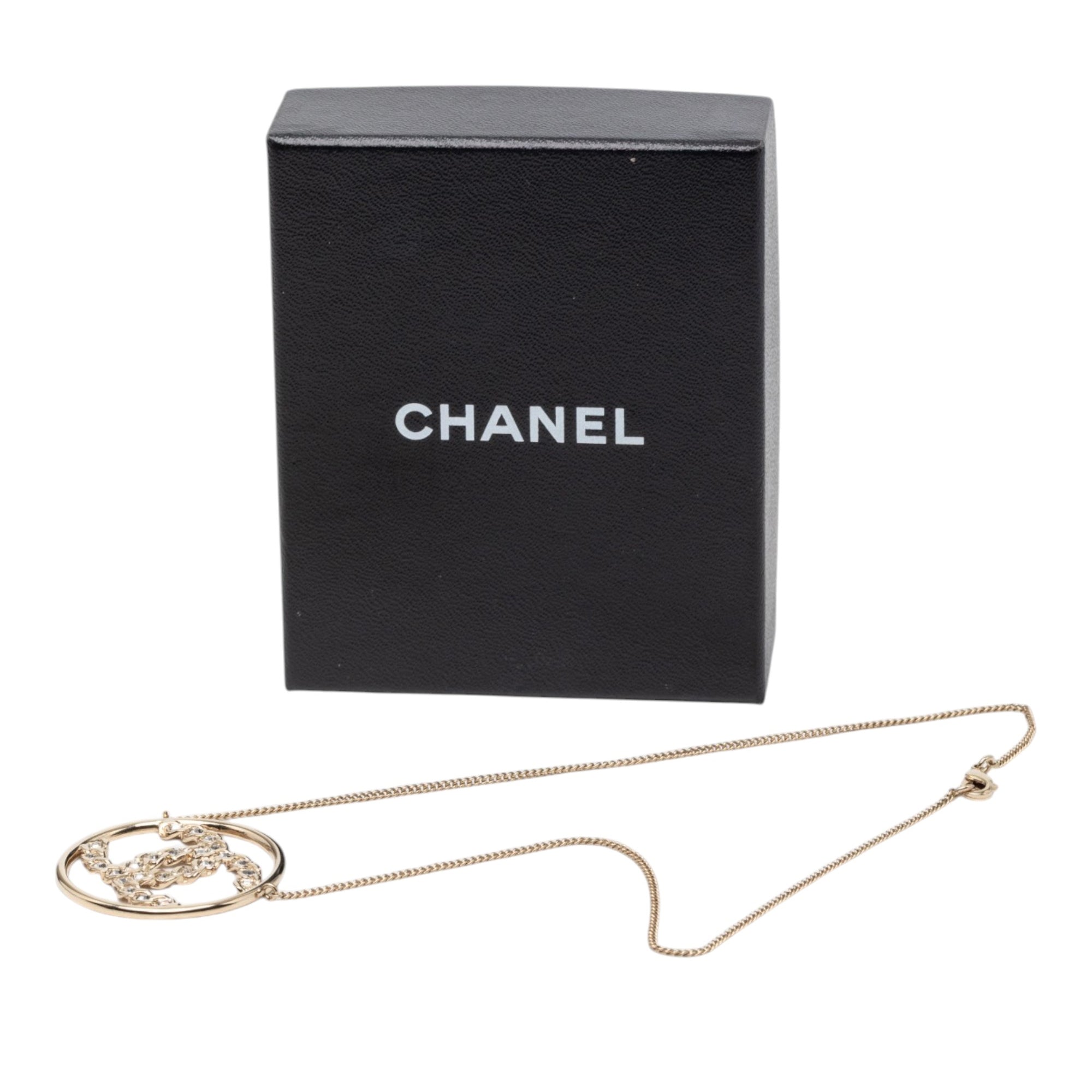 CC Gold Plated Strass Round Pendant Necklace - Image 6