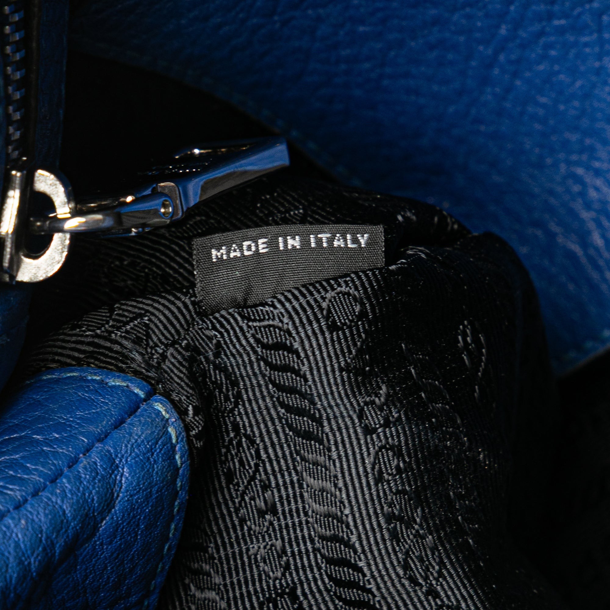 Vitello Daino Crossbody - Image 6